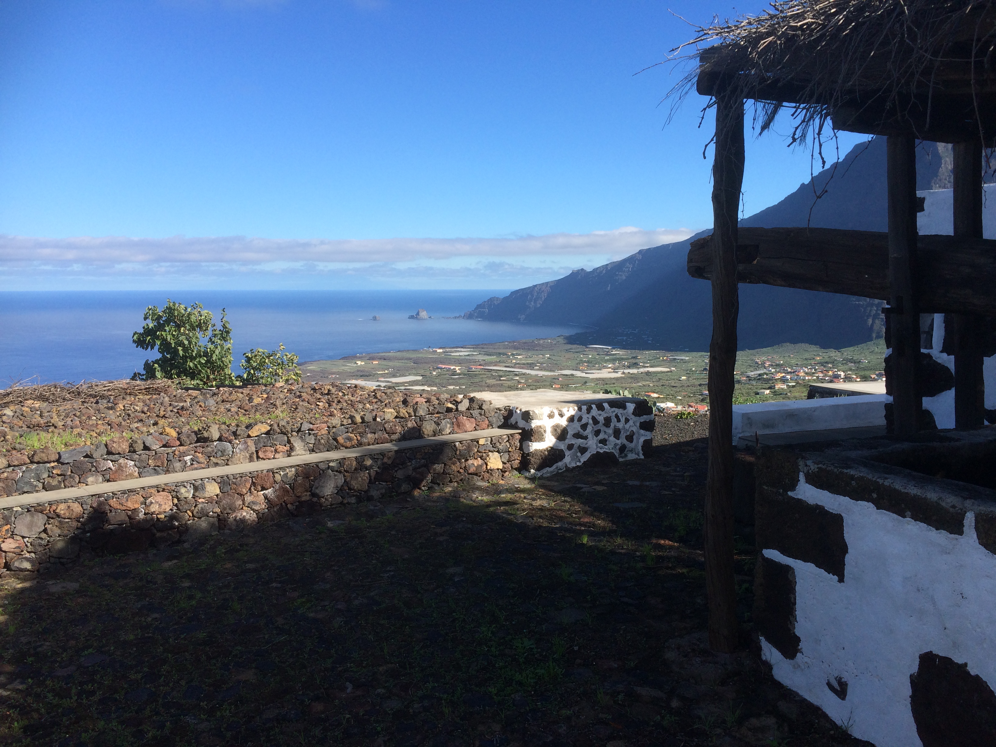 al revés estrecho Rezumar Casas Rurales Puerto Escondido | El Hierro