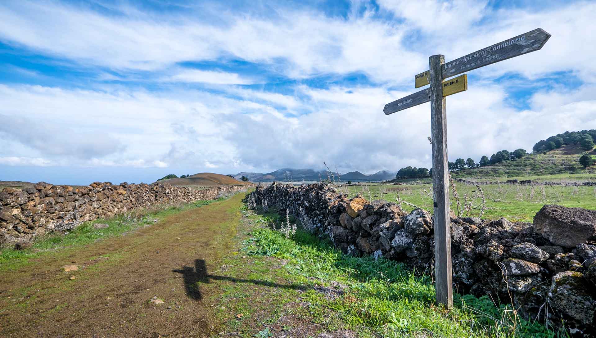 Sendero en la Meseta de Nisdafe